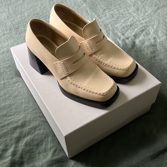 Labucq Kitty Loafer in Cream (Size 36) - Picture 3 of 6